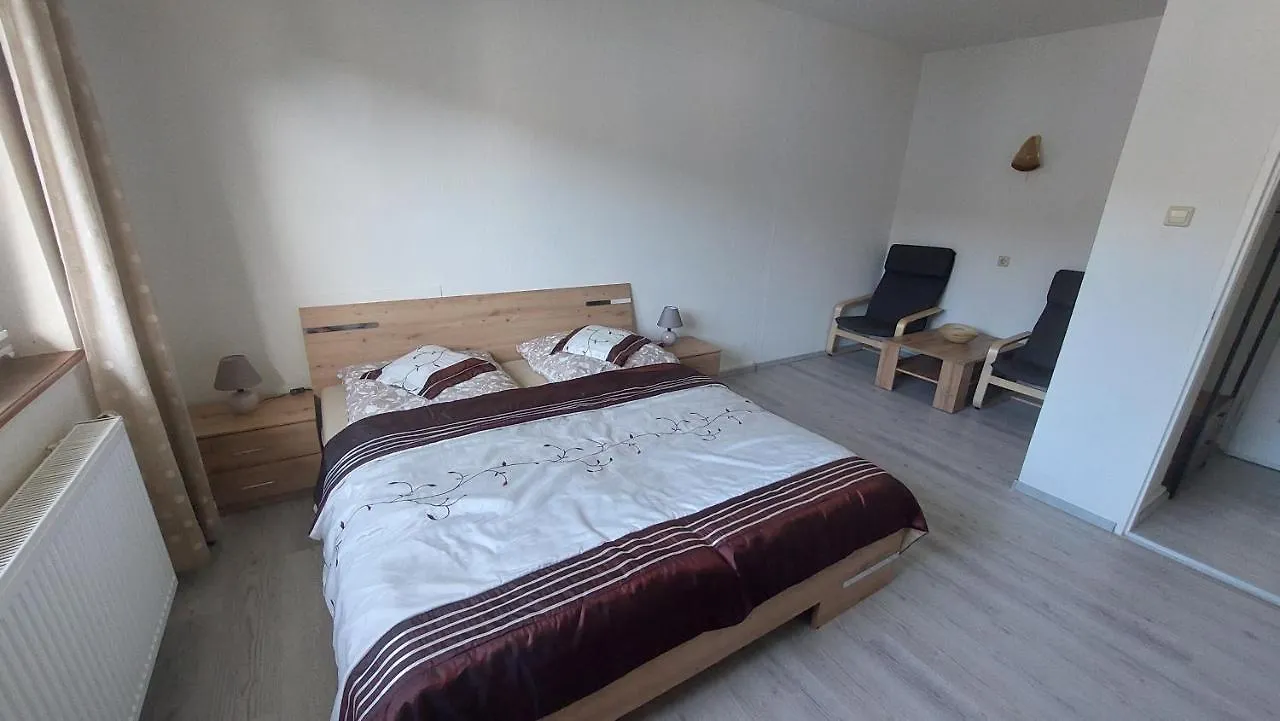 Apartamento Pension Ringo, Airport Pit Stop, Bahnhof Und Flughafen In Der Naehe Baden-Baden 0*,  Alemania